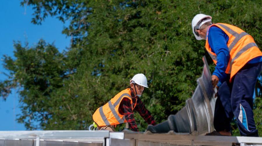Professional residential roofers in Skidmore, TX